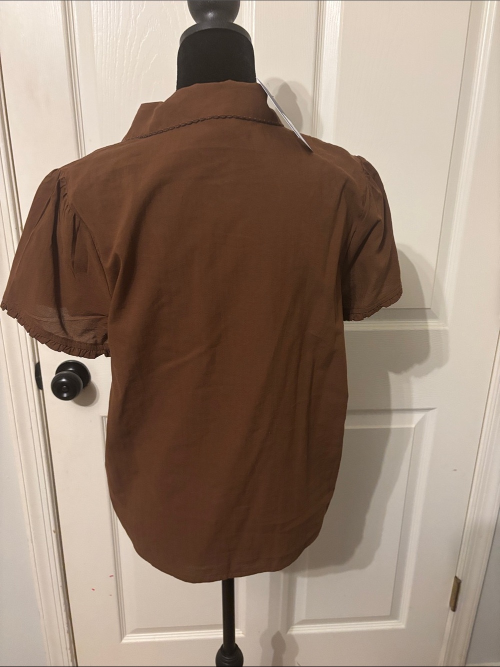 Universal Thread Brown Ruffle-Trim Button Down Blouse Small - Picture 6 of 8